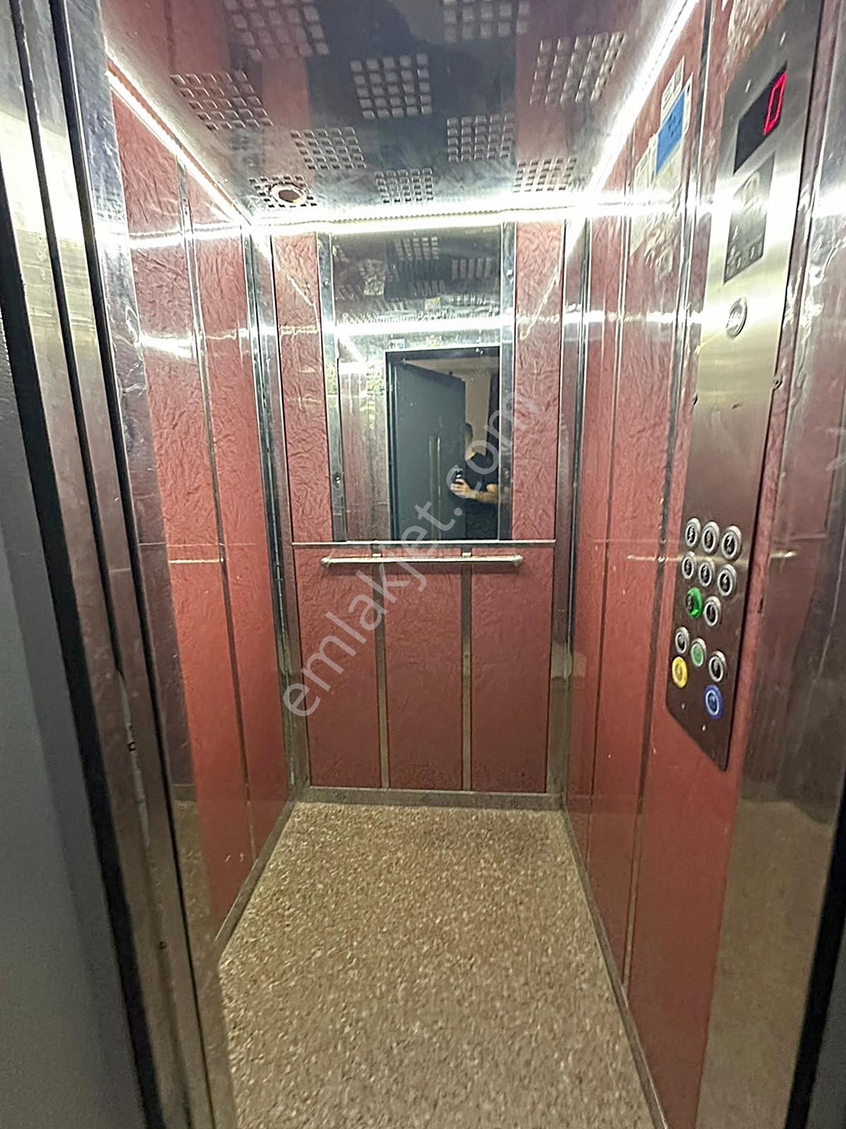 Az-er Yapıdan Geniş Kullanım Alanına Sahip Ön Cephe 2+1 Daire — fotoğraf 21