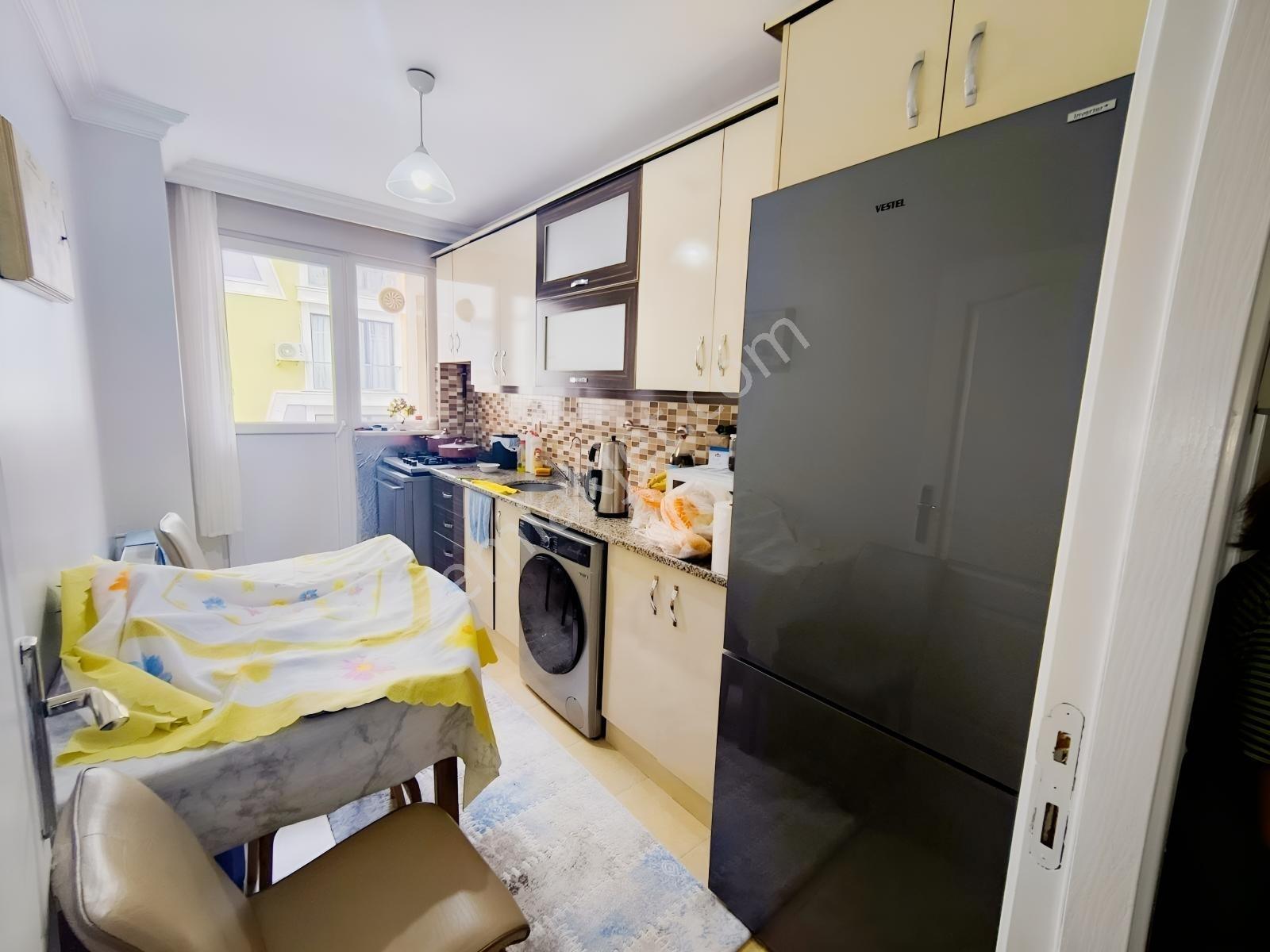 Güneyden Geniş Kullanışlı Balkonlu 3+1.100m2 Daire — fotoğraf 3