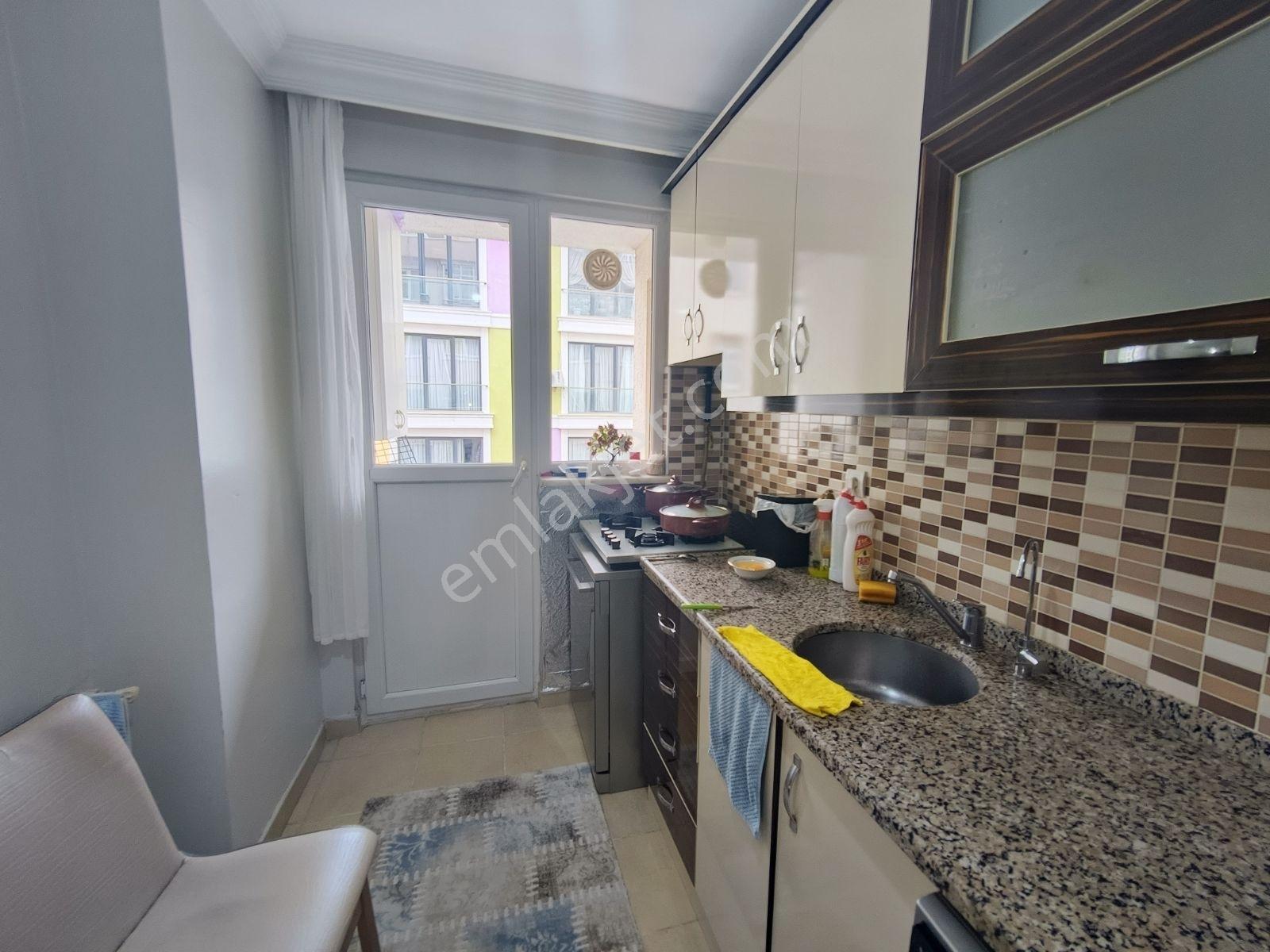 Güneyden Geniş Kullanışlı Balkonlu 3+1.100m2 Daire — fotoğraf 4