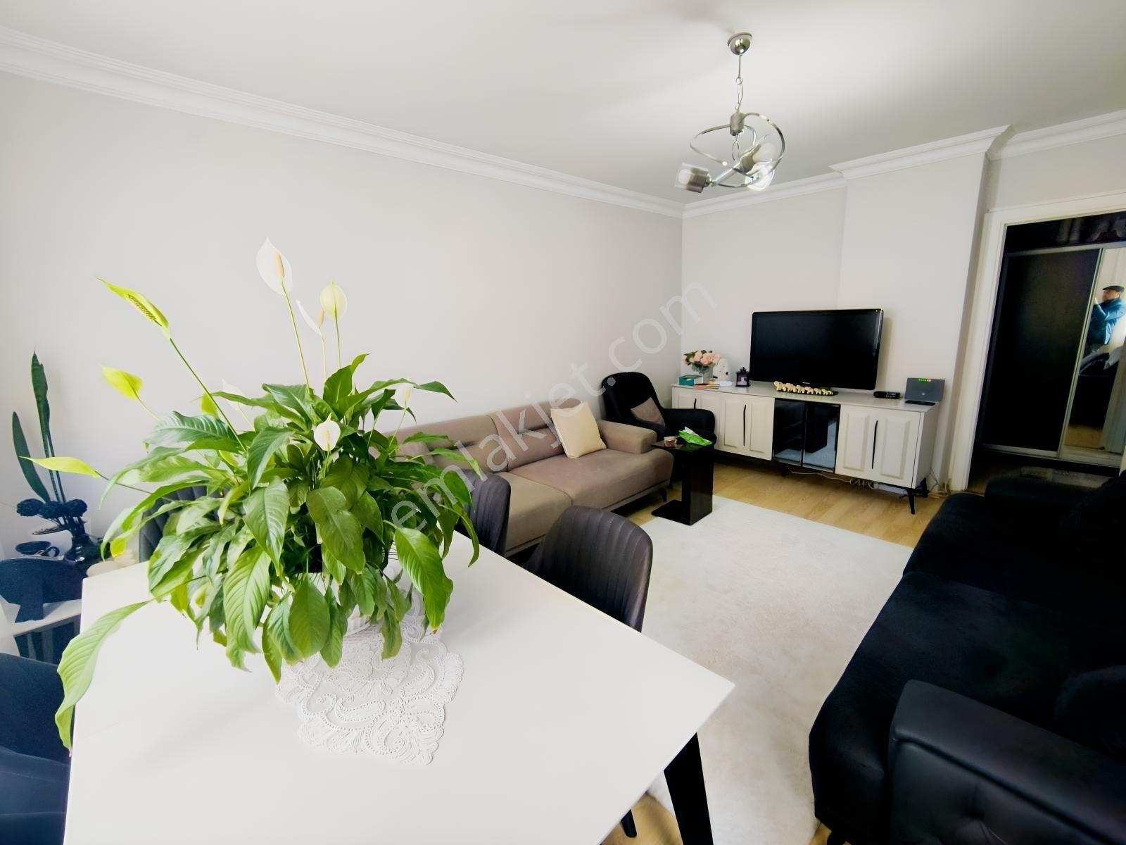 Güneyden Geniş Kullanışlı Balkonlu 3+1.100m2 Daire — fotoğraf 13