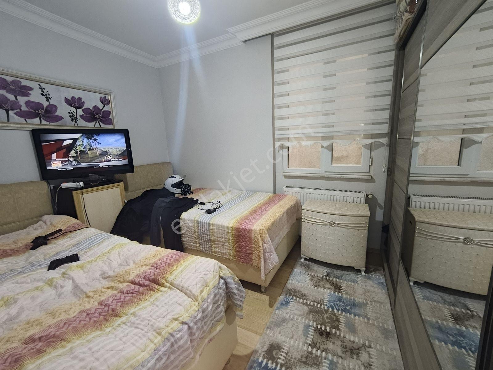 Güneyden Geniş Kullanışlı Balkonlu 3+1.100m2 Daire — fotoğraf 22