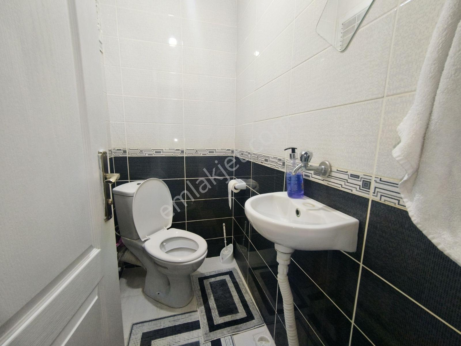 Güneyden Geniş Kullanışlı Balkonlu 3+1.100m2 Daire — fotoğraf 28