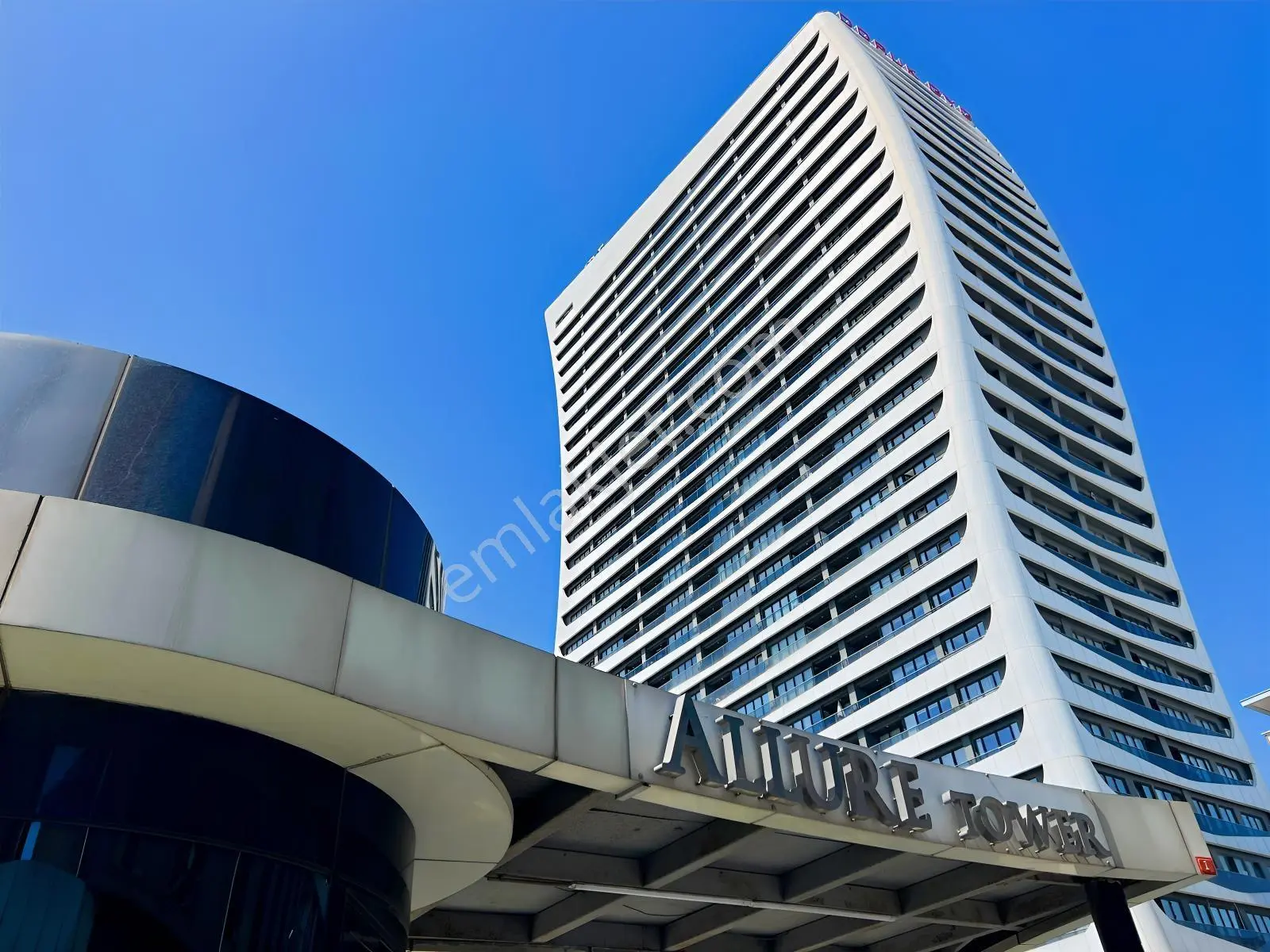 Pegaas'Tan Allure Tower'Da 1+1 Boş Oturuma Hazır Satılık Daire