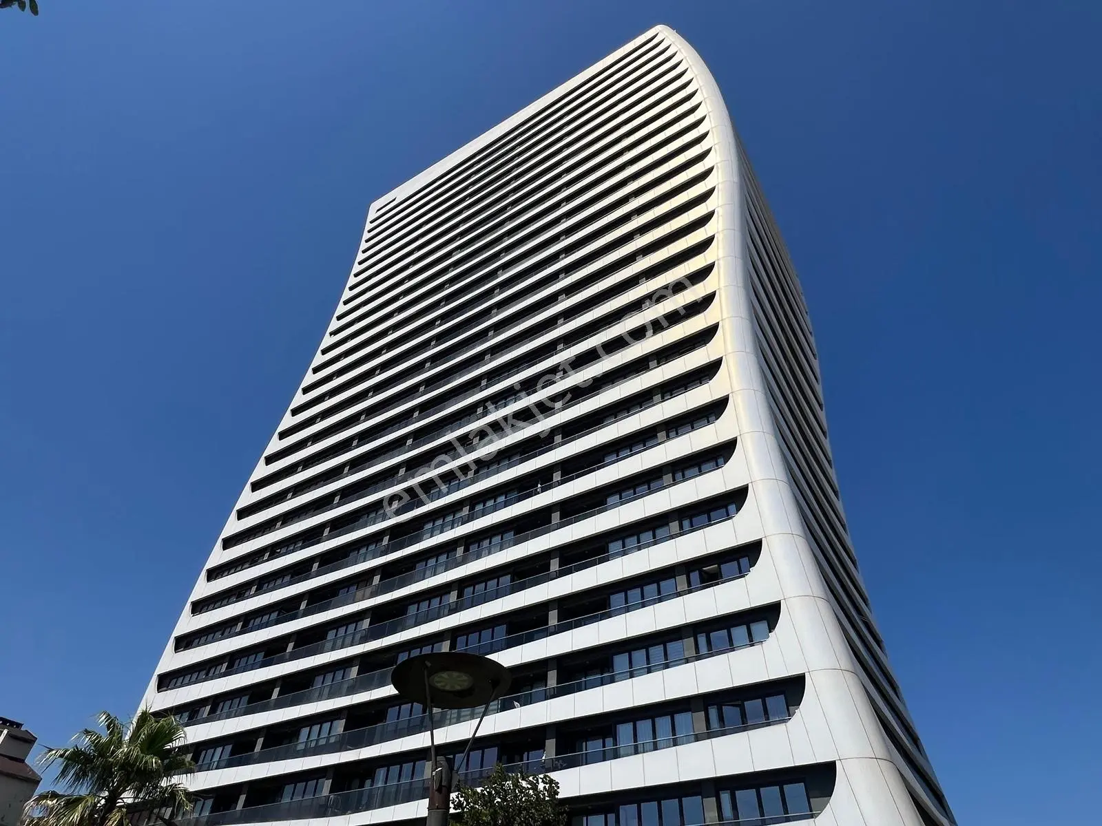 Pegaas'tan Allure Tower'da 1+1 Boş Oturuma Hazır Satılık Daire — fotoğraf 2