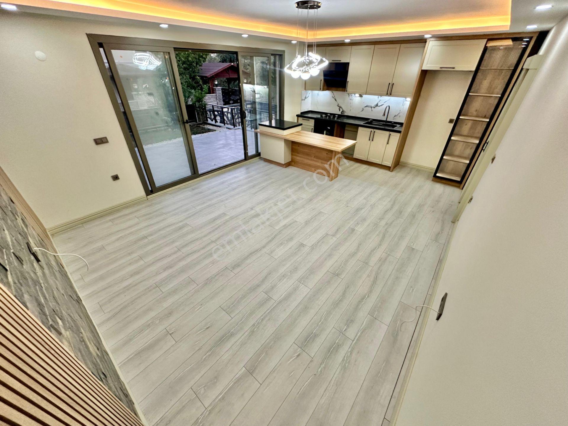 Ay Emlaktannarlı'da Yolun Altında Deniz Ve Dağ Çift Mutfak Manzaralı Teraslı 5+1 Lüks V — fotoğraf 11