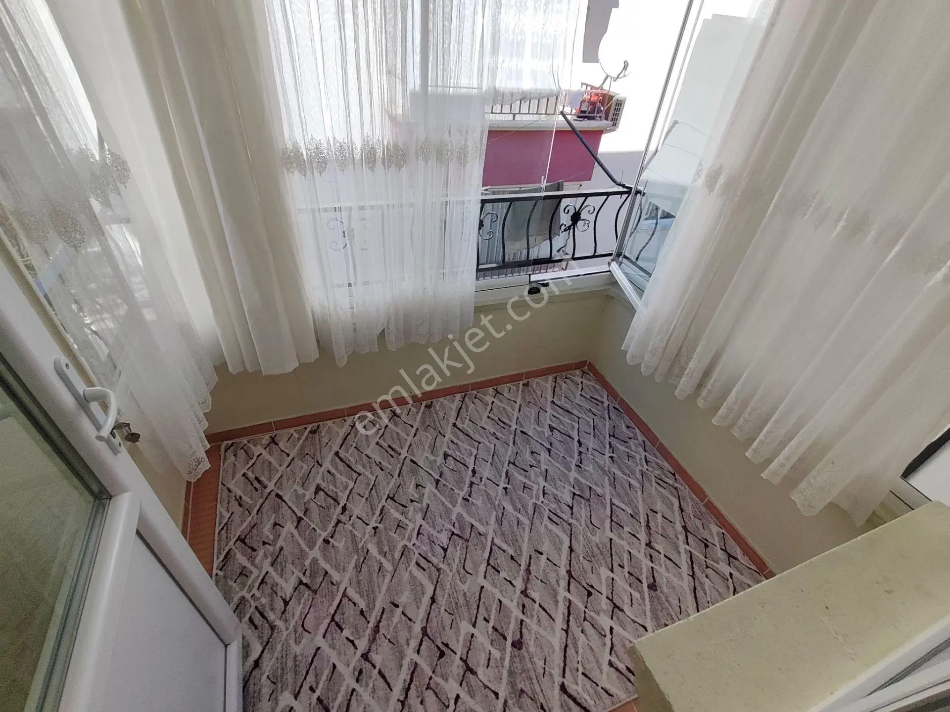 Yılmaz Gayrimenkulden Masrafsız 3+1 Öncephe Ara Kat Satılık Daire Pazarlık Var — fotoğraf 12