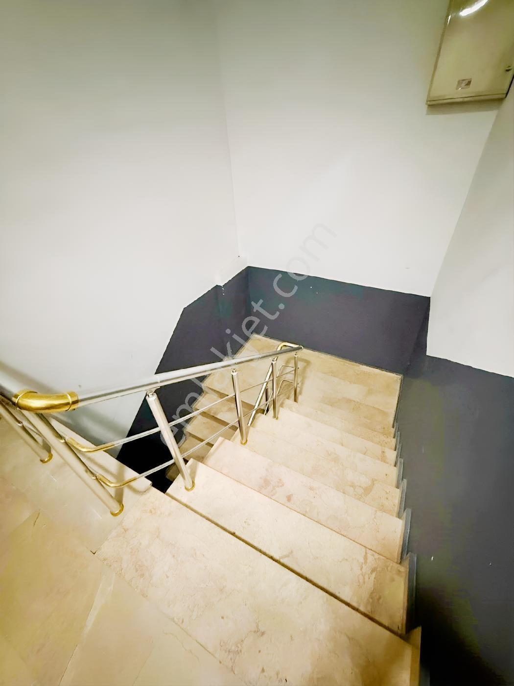 Merkezi Konumda Asansörlü, Otoparklı 4+2 Dubleks Daire — fotoğraf 15