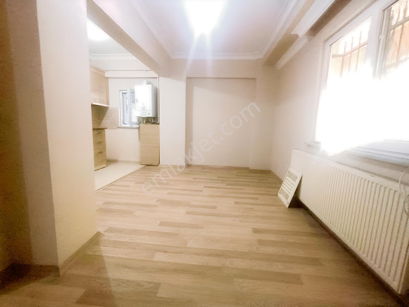 Nusratiye Mavili Bahçede 2+1 Konumu Mükemmel 85m² Satılık Daire — fotoğraf 3