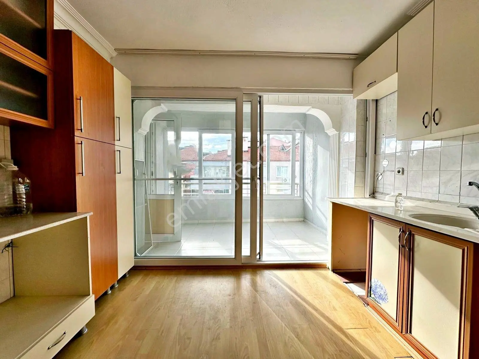 ⫸best Emlak'tan⫷altınkum'da Çift Cephe Ayrı Mutfaklı 2+1 Geniş Masrafsız Daire — fotoğraf 3