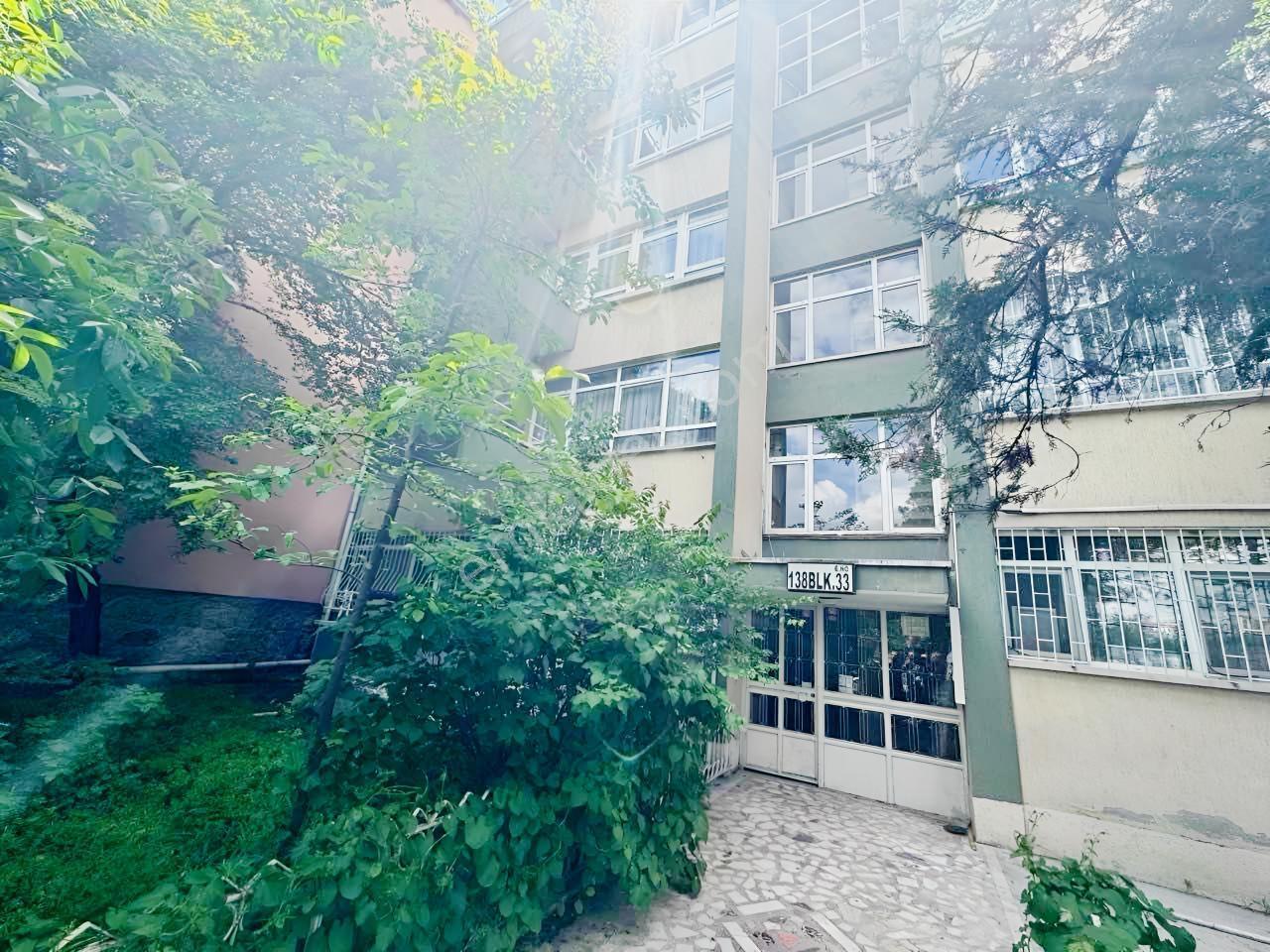 Aydınlık Evler Türk İş Blokları Harman Sok. 3+1 Satılık Daire — fotoğraf 3