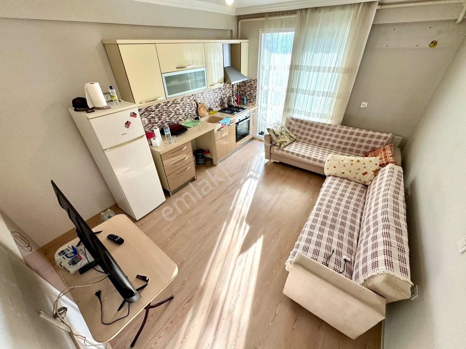 Referans'tan Akçay'da Ara Kat Ön Cephe Doğalgazlı Fırsat 1+1 Daire — fotoğraf 2