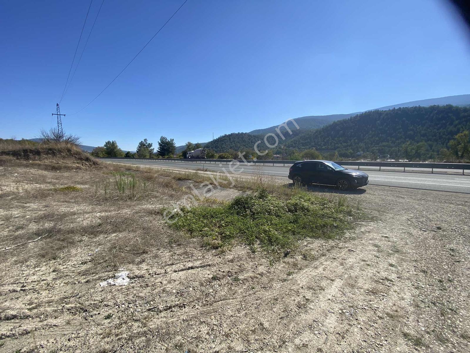 Şahinoğlu Emlakdan Kastamonu Karabük Yolu Üzeri Arsa — fotoğraf 5