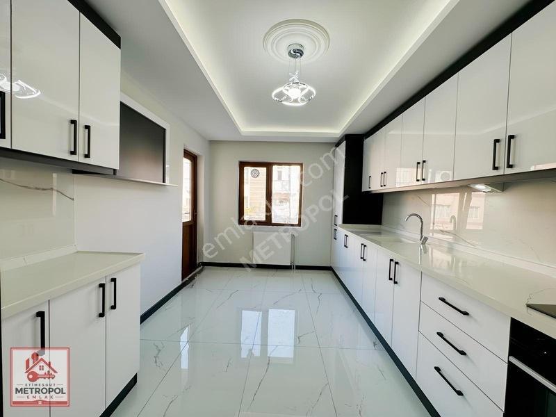 Lüks Yapılı Ön Cephe Çok Geniş 3+1 Ara Kat Çift Banyo Çift Balkn — fotoğraf 3