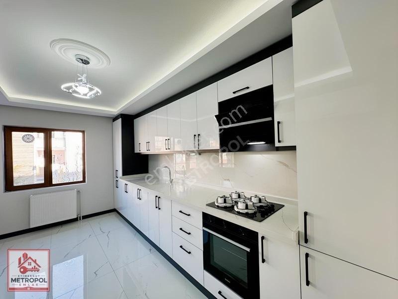 Lüks Yapılı Ön Cephe Çok Geniş 3+1 Ara Kat Çift Banyo Çift Balkn — fotoğraf 4