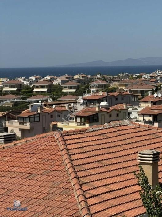 Güzelbahçede Deniz Manzaralı, Bahçeli Satılık Villa — fotoğraf 4