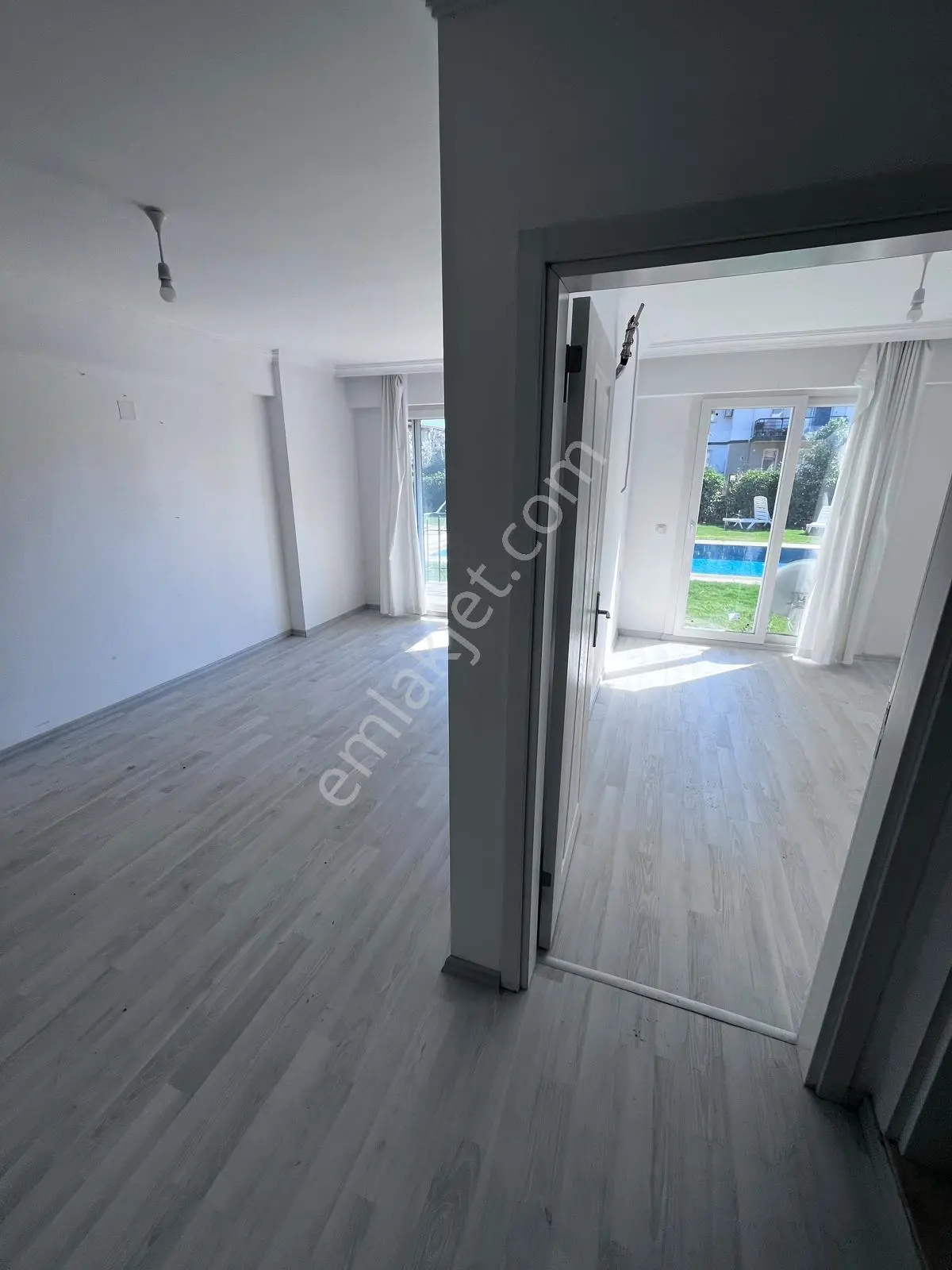 Stoptan Çamköyde Ortak Havuzlu Satılık 1+1 Daire — fotoğraf 6