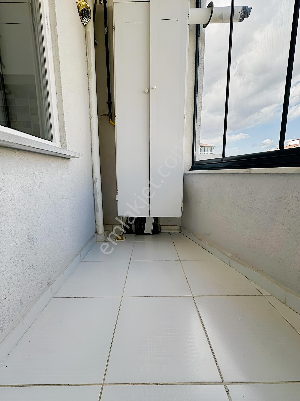 Az-er Yapıdan Merkezi Konumda Ara Kat 2+1 İskanlı Kombili Daire — fotoğraf 33