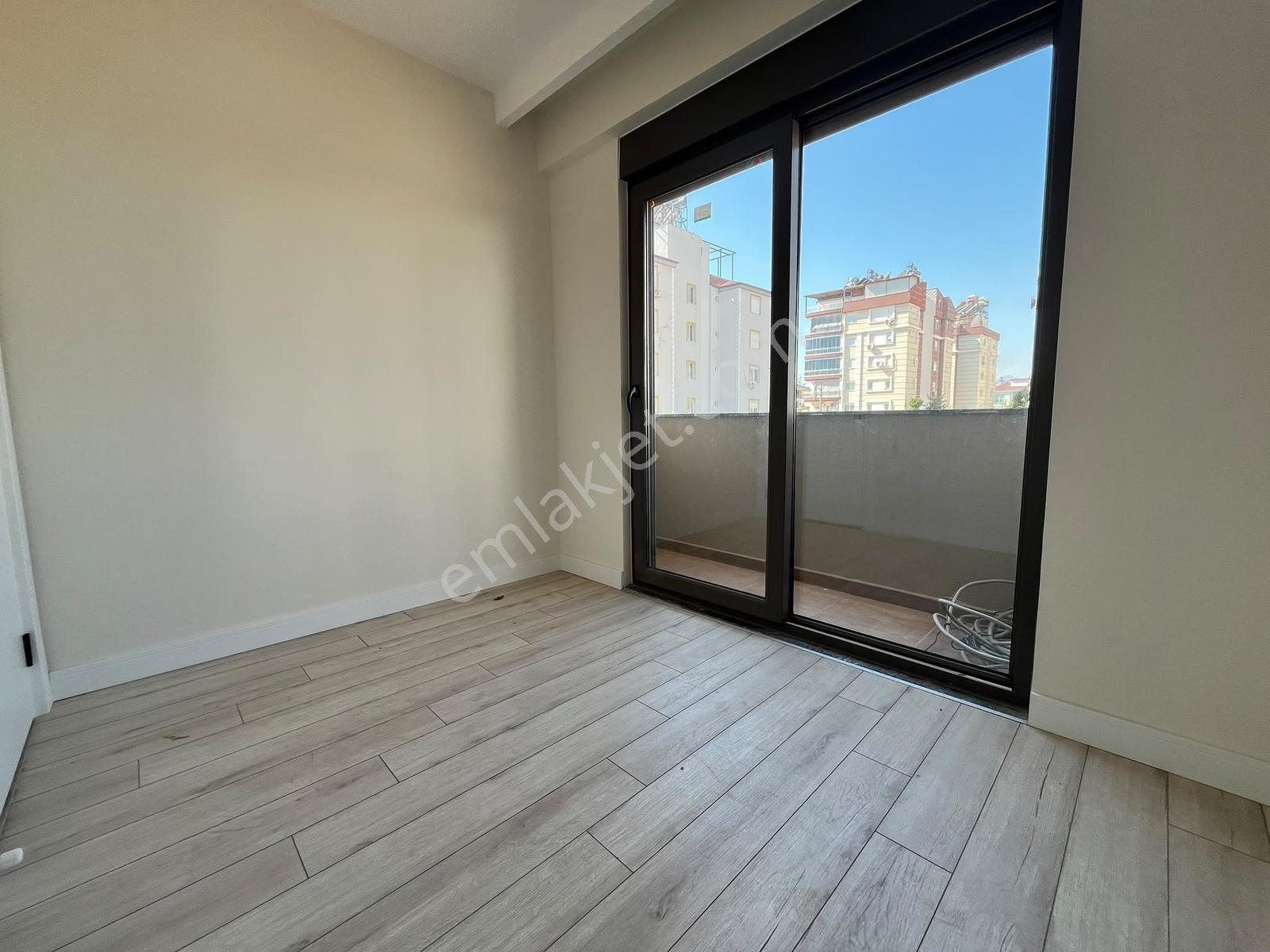 Katta Sıfır Klimalı Mobilyalı Abd Mutfak 90m2 Geniş 2+1 Daire — fotoğraf 11