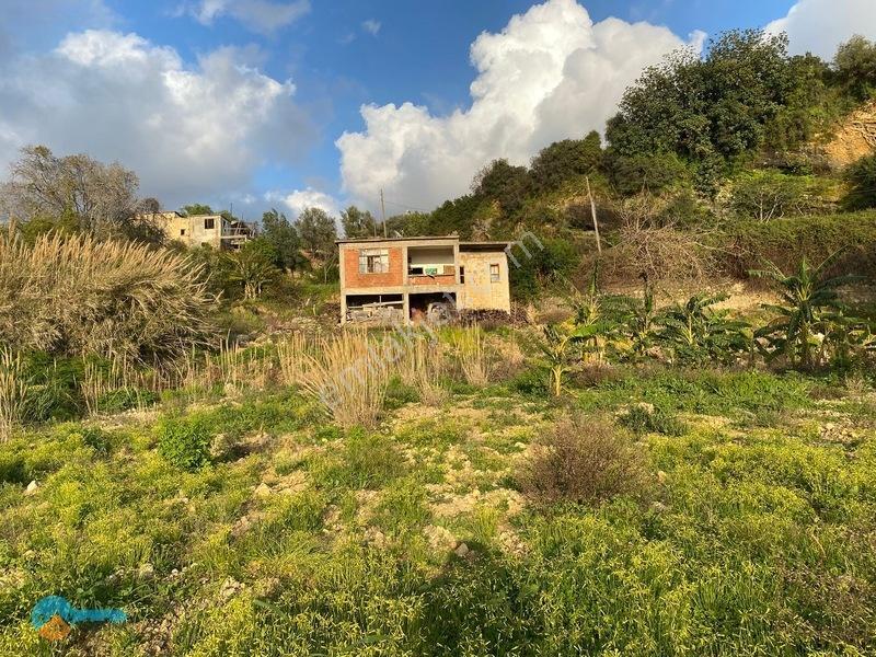 Deniz Manzaralı Kargir Ev Ve Tarla