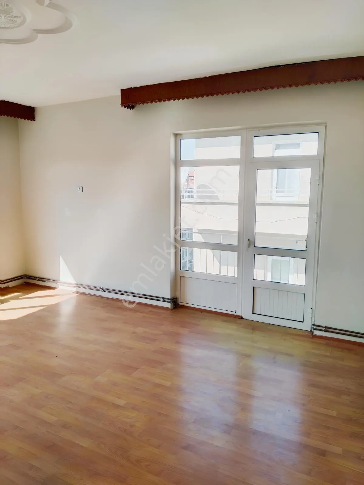 Aydınlıkevler'de 110m2 3+1 Satılık Daire — fotoğraf 2