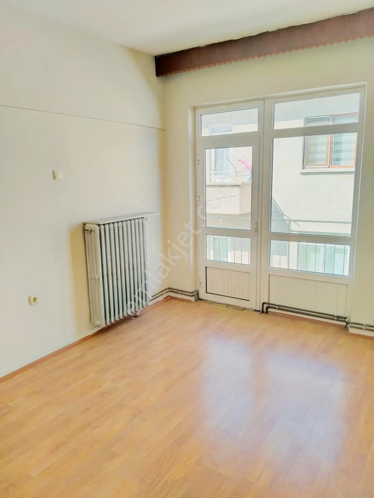 Aydınlıkevler'de 110m2 3+1 Satılık Daire — fotoğraf 4