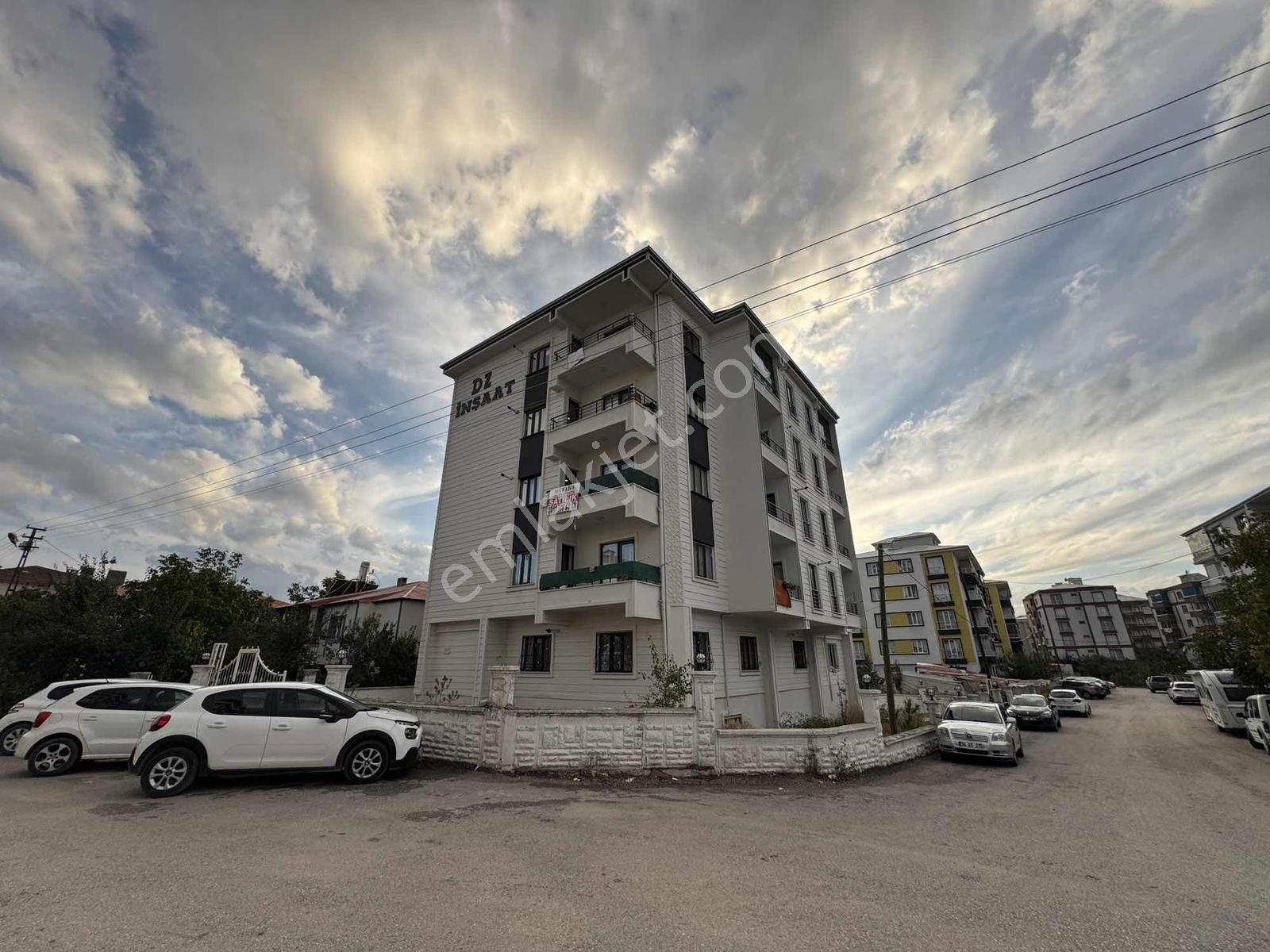 Terzioğlu Caddesinde Satılık 2+1 | Ara Kat | Açık Cephe — fotoğraf 2