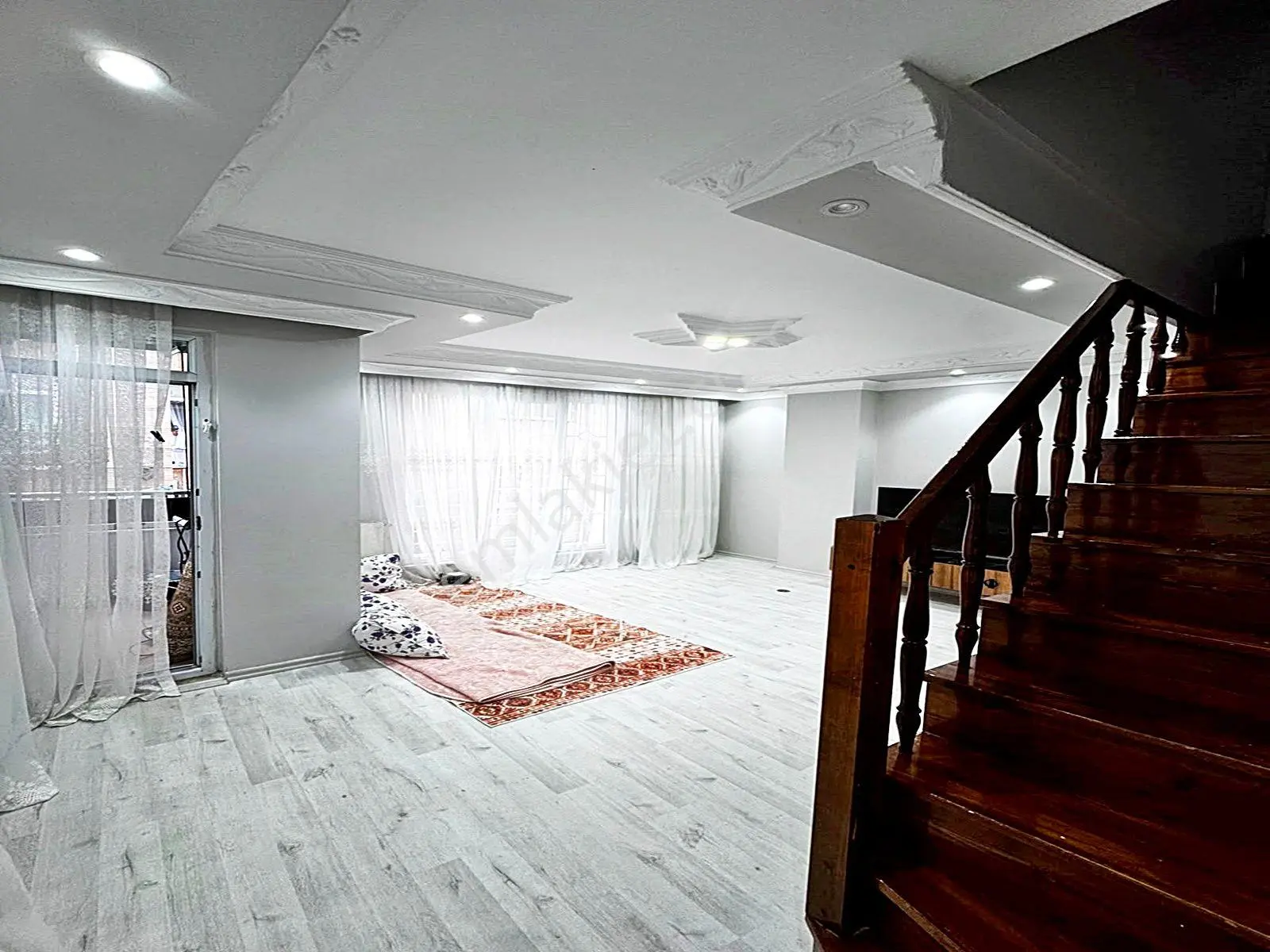 Yıldırım Yapı'dan Merkezi Konumda Eminevim & Krediye Uygun Acill Satılık 3+1 Arakat Dubleks Daire!! — fotoğraf 4