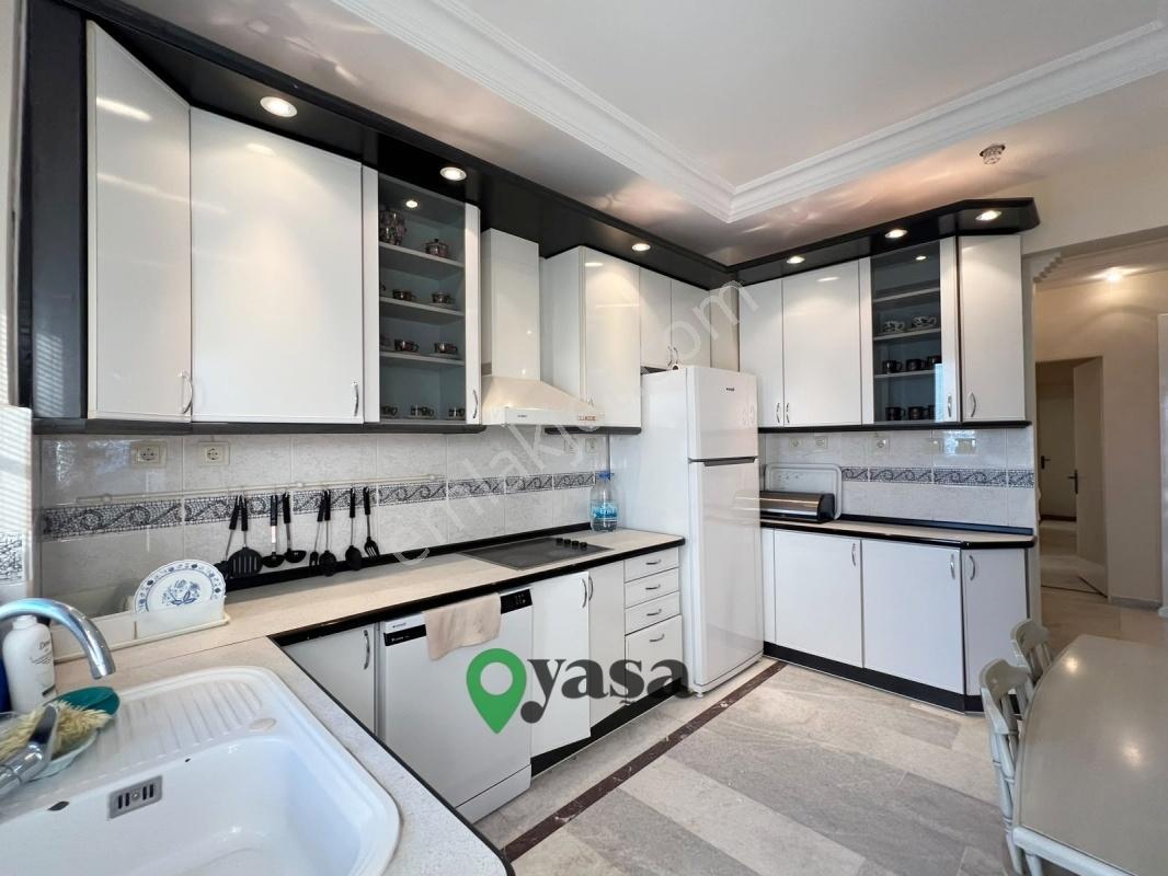 Yaşa Gyd - Mezitli Soli Sitesinde Denize Sıfır Geniş 3+1 Daire — fotoğraf 13