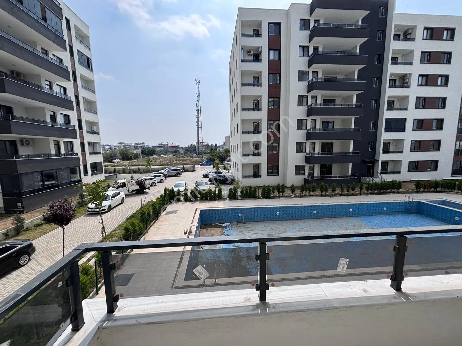 A Gayrimenkul'den Karaağaçta Havuzlu Sitede Manzaralı 3+1 Daire — fotoğraf 3