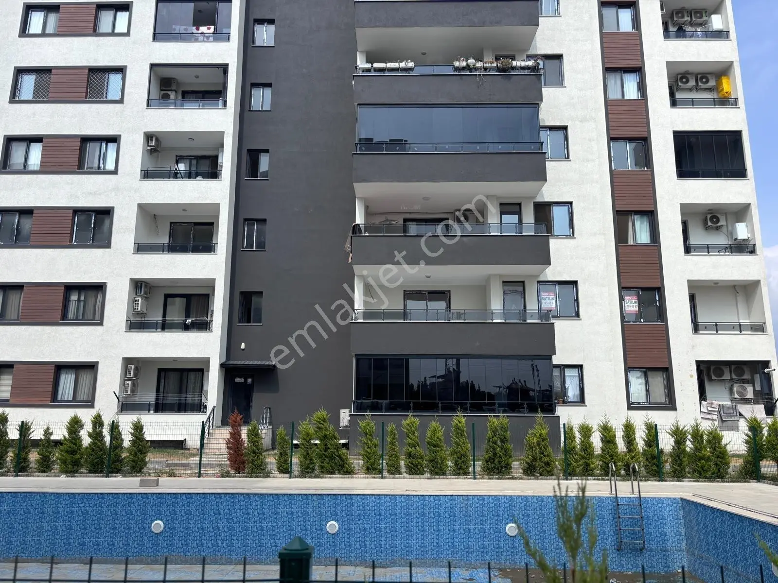 A Gayrimenkul'den Karaağaçta Havuzlu Sitede Manzaralı 3+1 Daire — fotoğraf 4