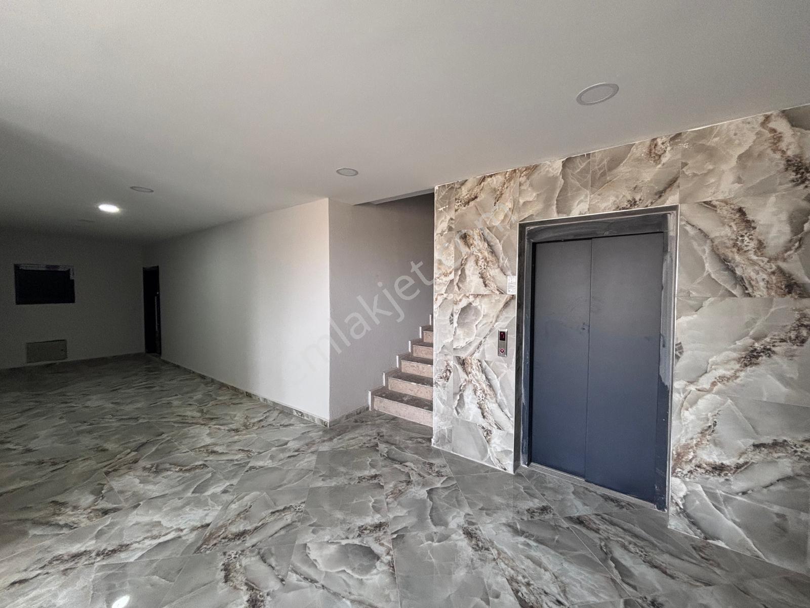 A Gayrimenkul'den Karaağaçta Havuzlu Sitede Manzaralı 3+1 Daire — fotoğraf 6