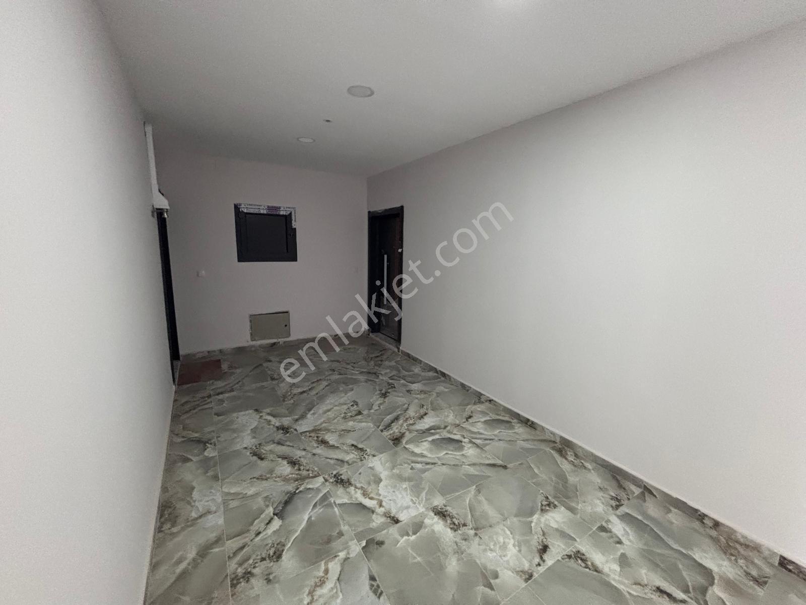 A Gayrimenkul'den Karaağaçta Havuzlu Sitede Manzaralı 3+1 Daire — fotoğraf 7