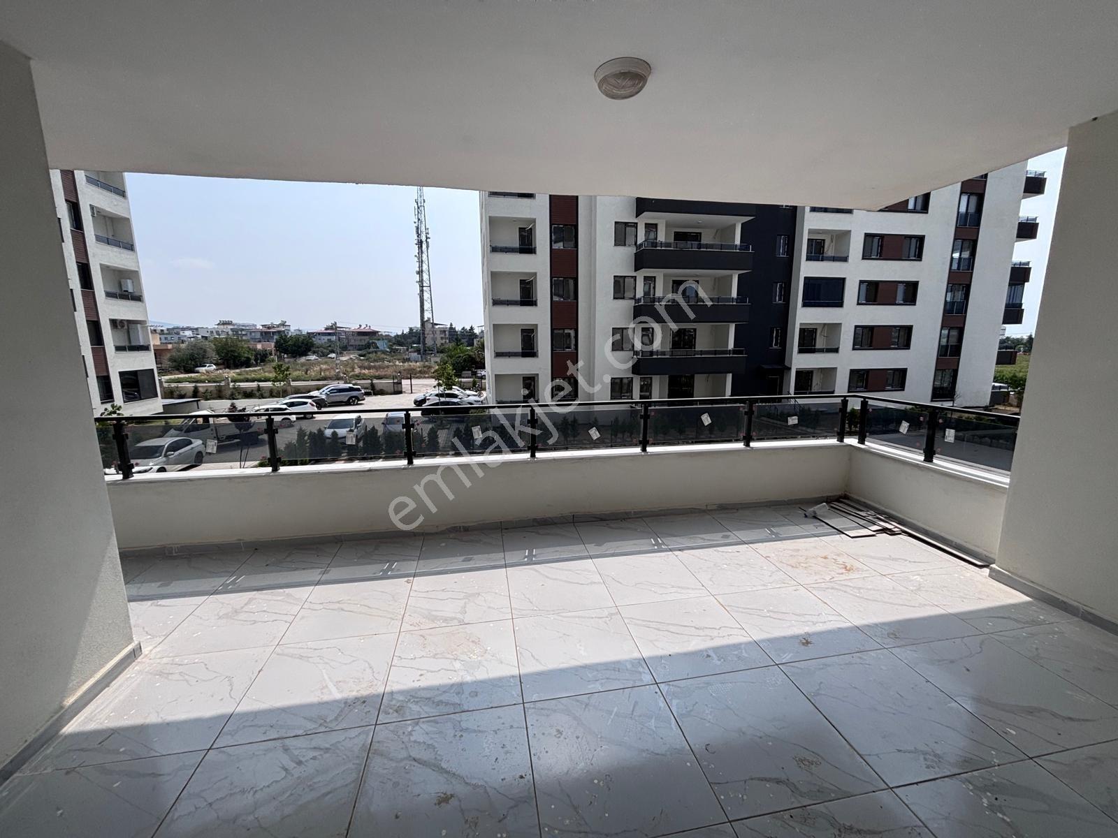 A Gayrimenkul'den Karaağaçta Havuzlu Sitede Manzaralı 3+1 Daire — fotoğraf 13