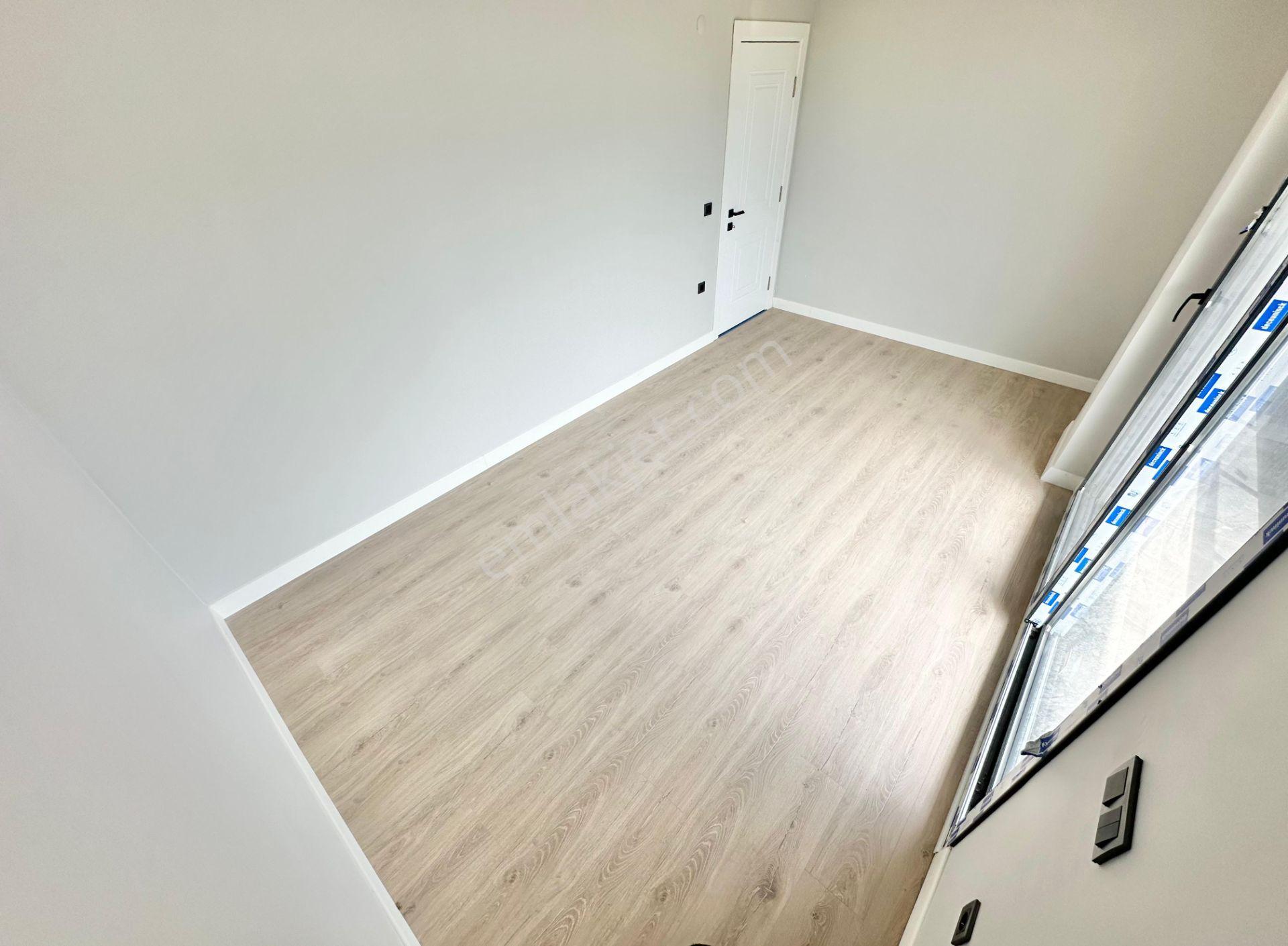 ꧁ay Emlaktan꧂denize Sadece 50 Mt Yüzme Havuzlu Geniş Bahçeli Satılık 3+1 Villa — fotoğraf 21