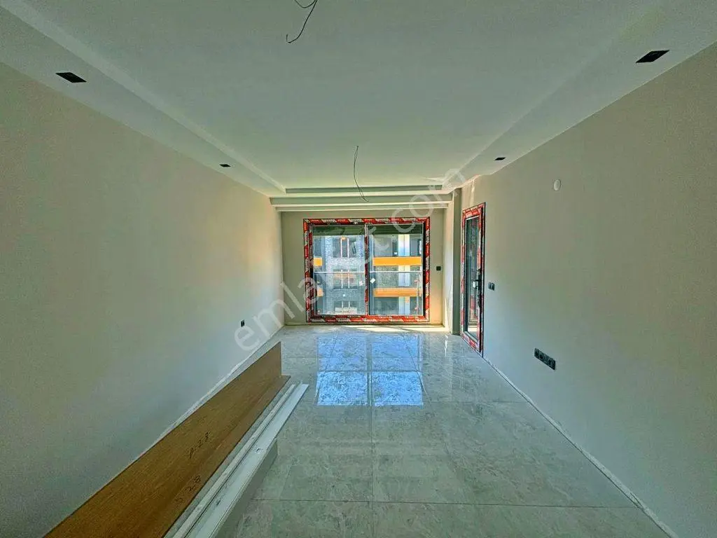 Uytundan Örende Havuzlu Ultralüks Sitede 2+1 Akıllı Daire — fotoğraf 23