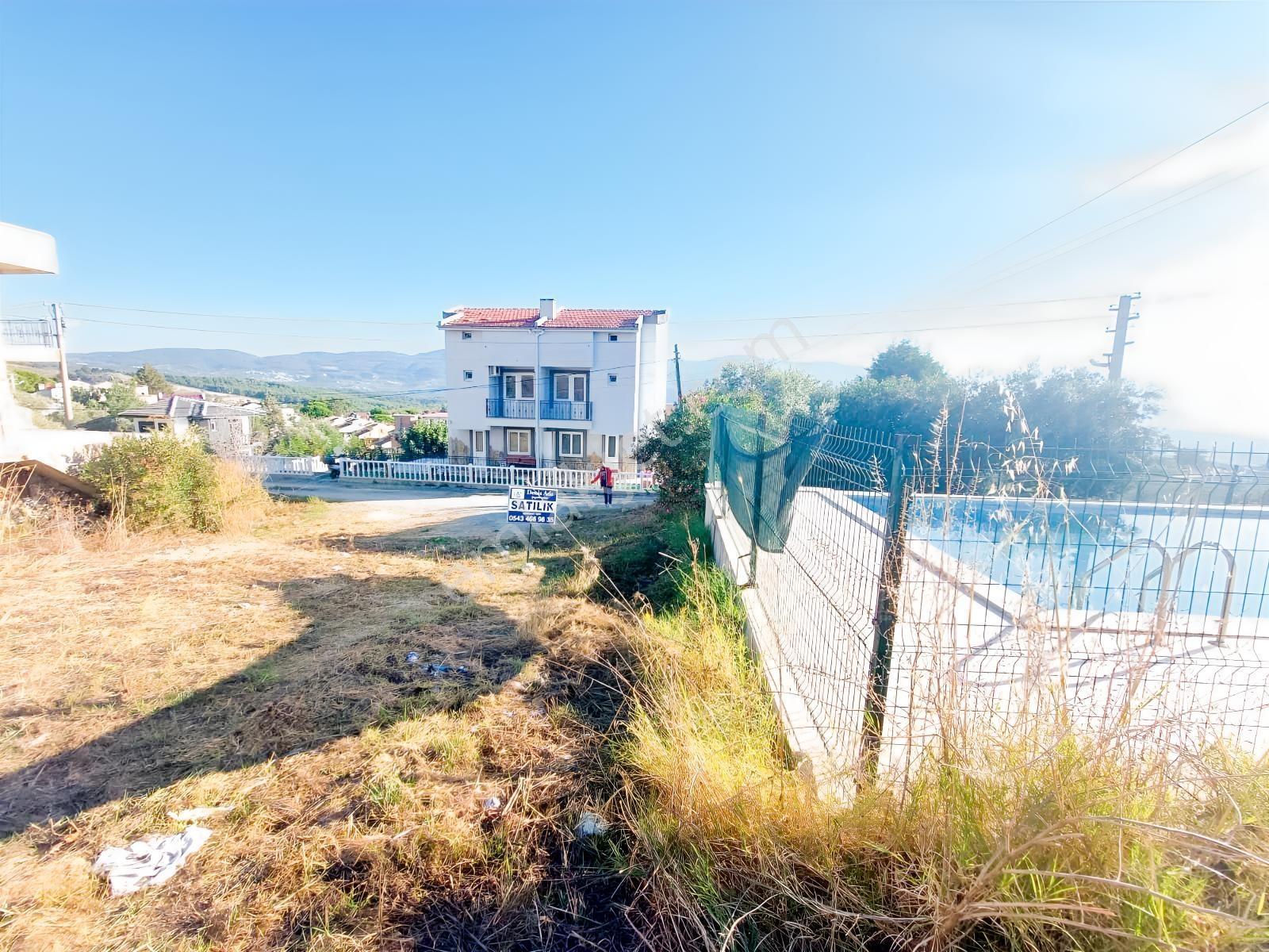 Kuşadası Soğucak'ta Köy İçinde Deniz Manzaralı Satılık Arsa — fotoğraf 7