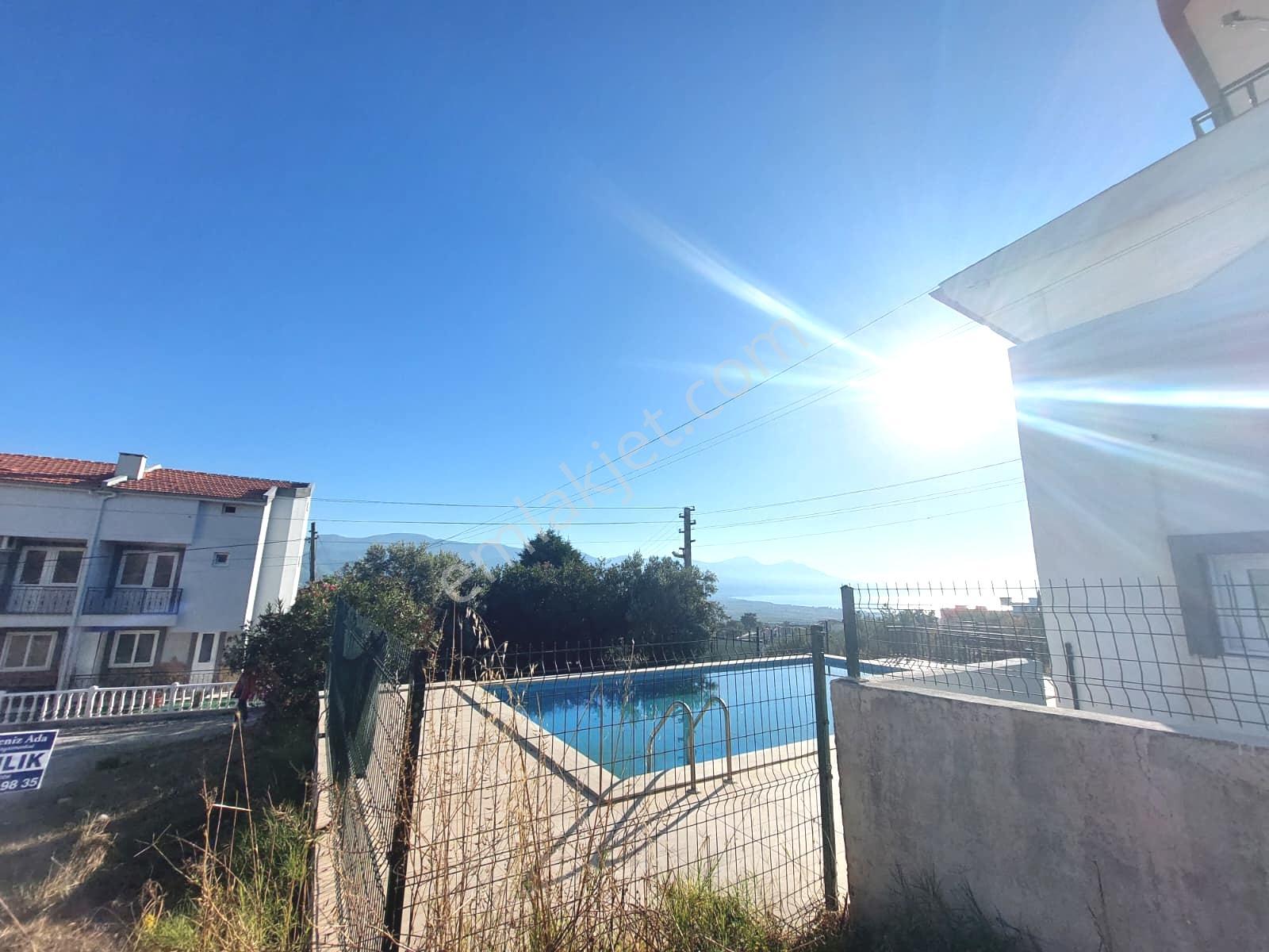 Kuşadası Soğucak'ta Köy İçinde Deniz Manzaralı Satılık Arsa — fotoğraf 9