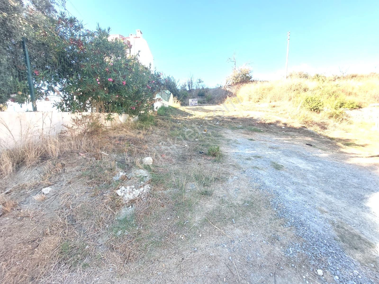 Kuşadası Soğucak'ta Köy İçinde Deniz Manzaralı Satılık Arsa — fotoğraf 10