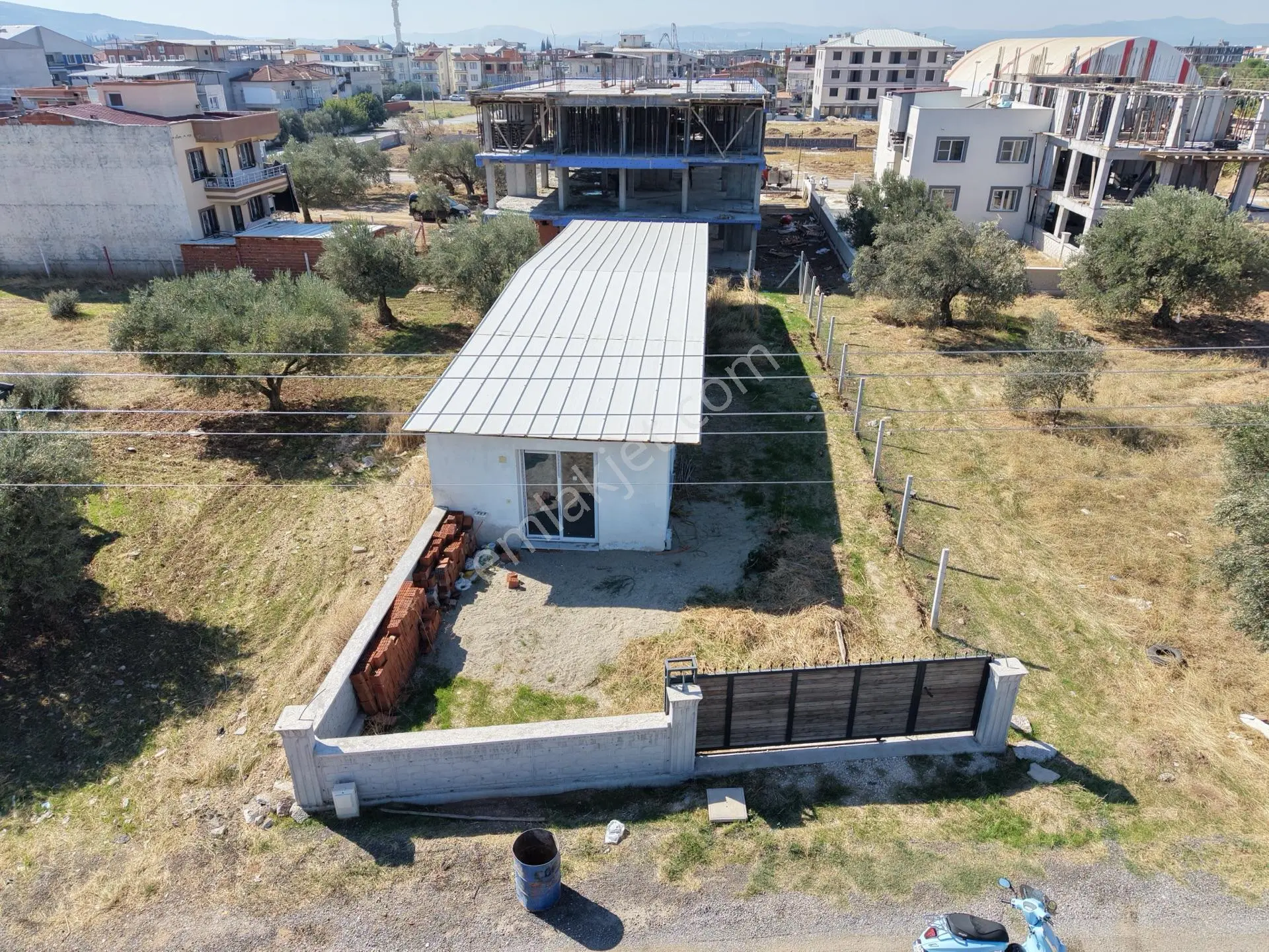 Akhisar Efemden Cumhuriyet Mh 349 M2 Satılık Arsa — fotoğraf 2
