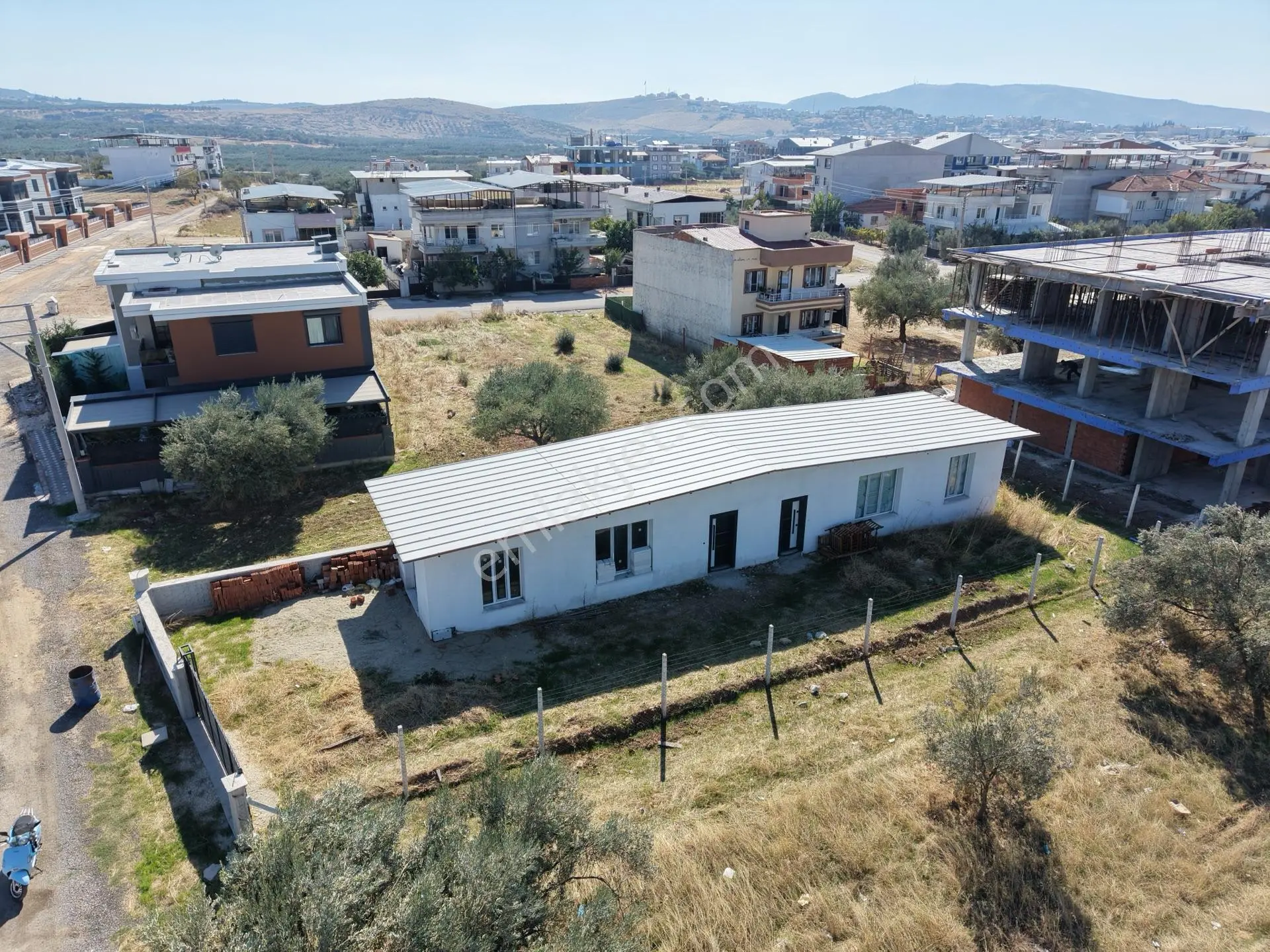 Akhisar Efemden Cumhuriyet Mh 349 M2 Satılık Arsa — fotoğraf 5
