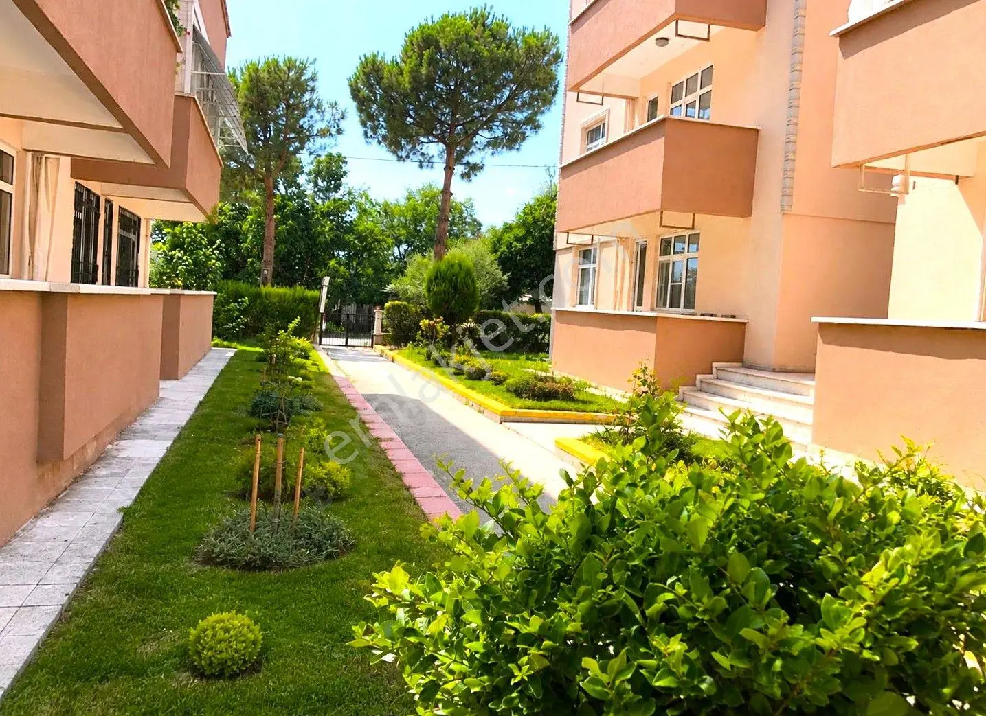 𝄞melodi'den Şehrin Seçkin Sitesinde 2+1 Ayrı Mutfaklı Ön Cephe Satılık Daire — fotoğraf 5