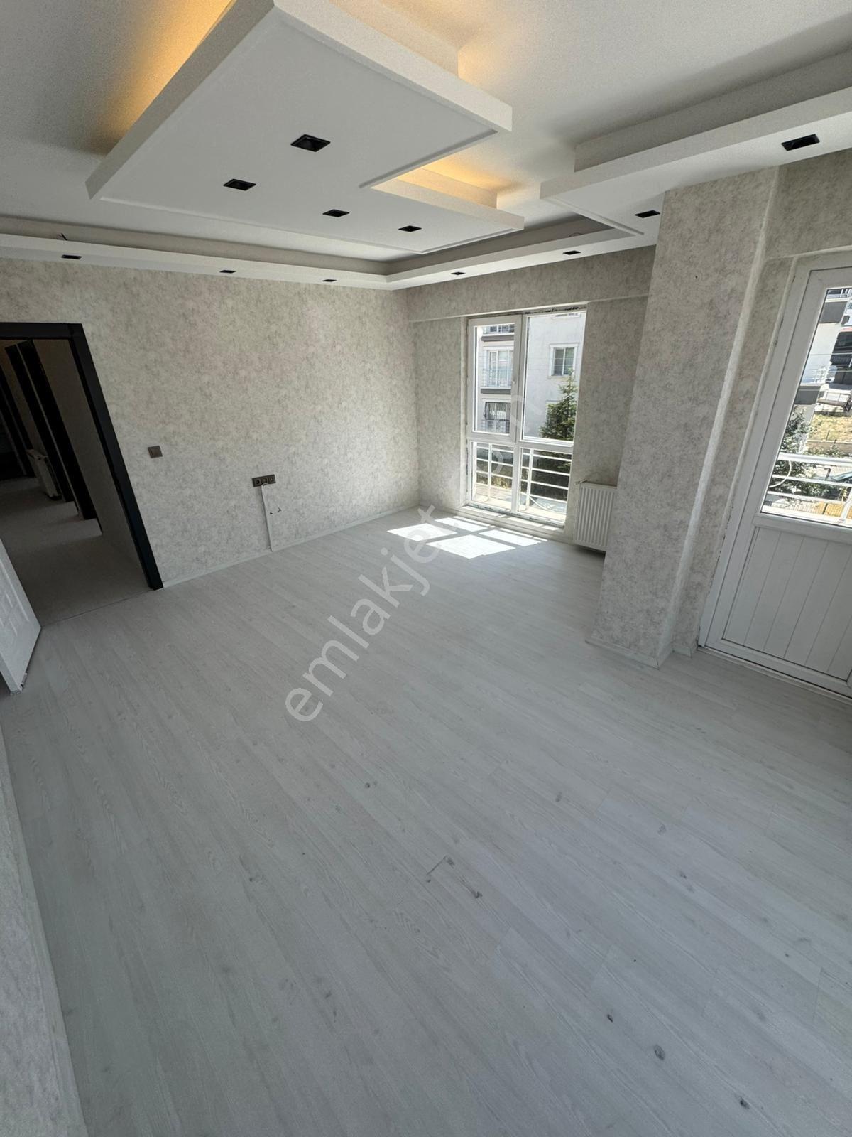 Çatkapıdan Malazgirt Mh Ful Yapılı Ara Katta Köşe Başı 9 Yıllık Fırsat 3+1 Daire — fotoğraf 7