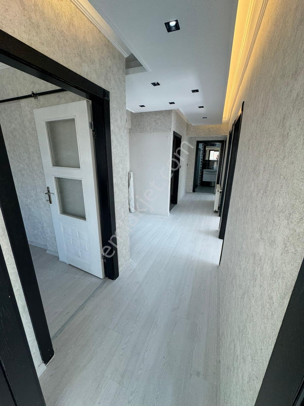 Çatkapıdan Malazgirt Mh Ful Yapılı Ara Katta Köşe Başı 9 Yıllık Fırsat 3+1 Daire — fotoğraf 13