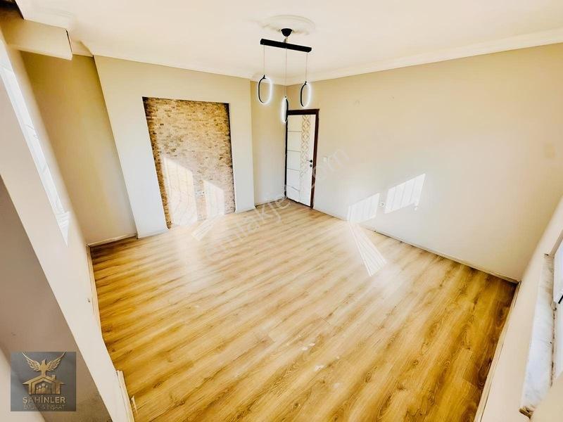 Tramvay Yakını Ebeveyn Banyo Ayrı Mutfak'lı Yüksek Giriş Daire — fotoğraf 3