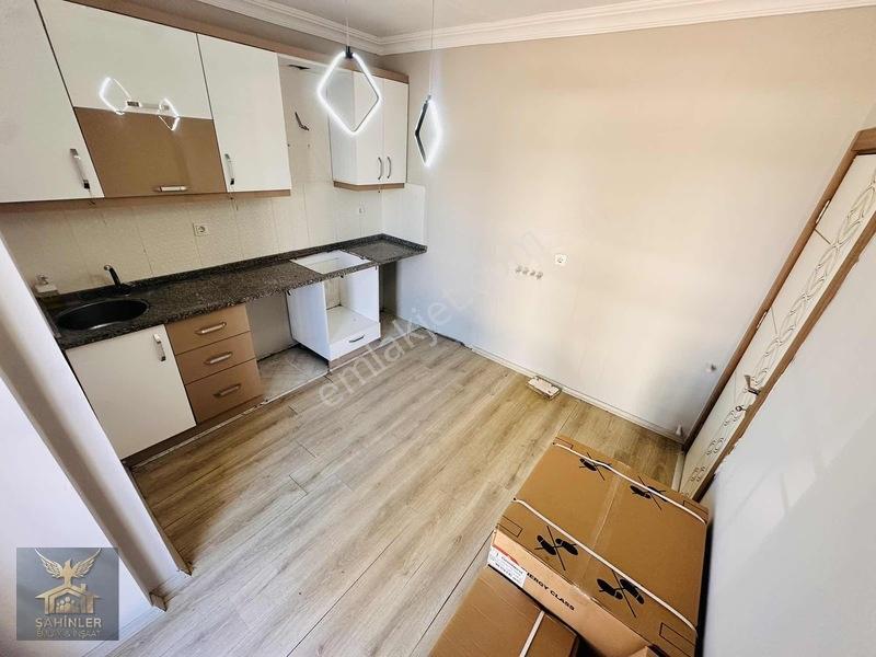 Tramvay Yakını Ebeveyn Banyo Ayrı Mutfak'lı Yüksek Giriş Daire — fotoğraf 5