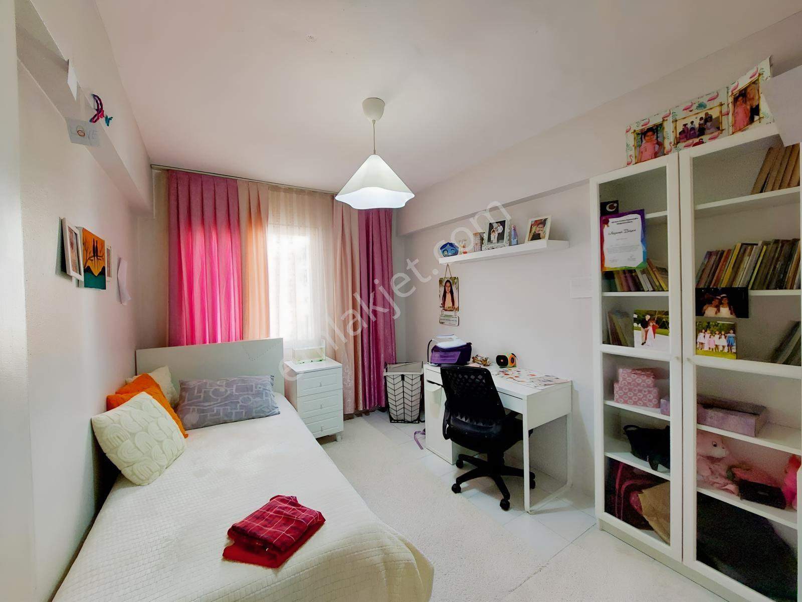 Karşıyaka Zübeyde Hnm Mah Satılık 3+1 Ara Kat 128m2 Daire — fotoğraf 20