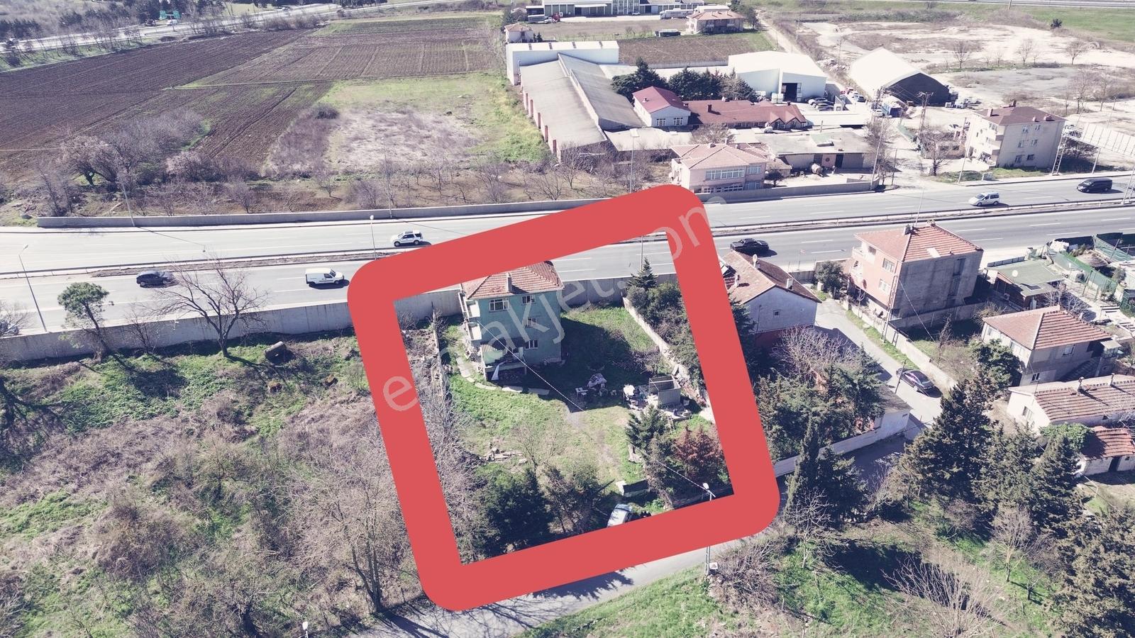 B.çekmece Ahmediye' De Köyiçinde 946 M2 Arsa İçinde Üç Katlı Ev — fotoğraf 3