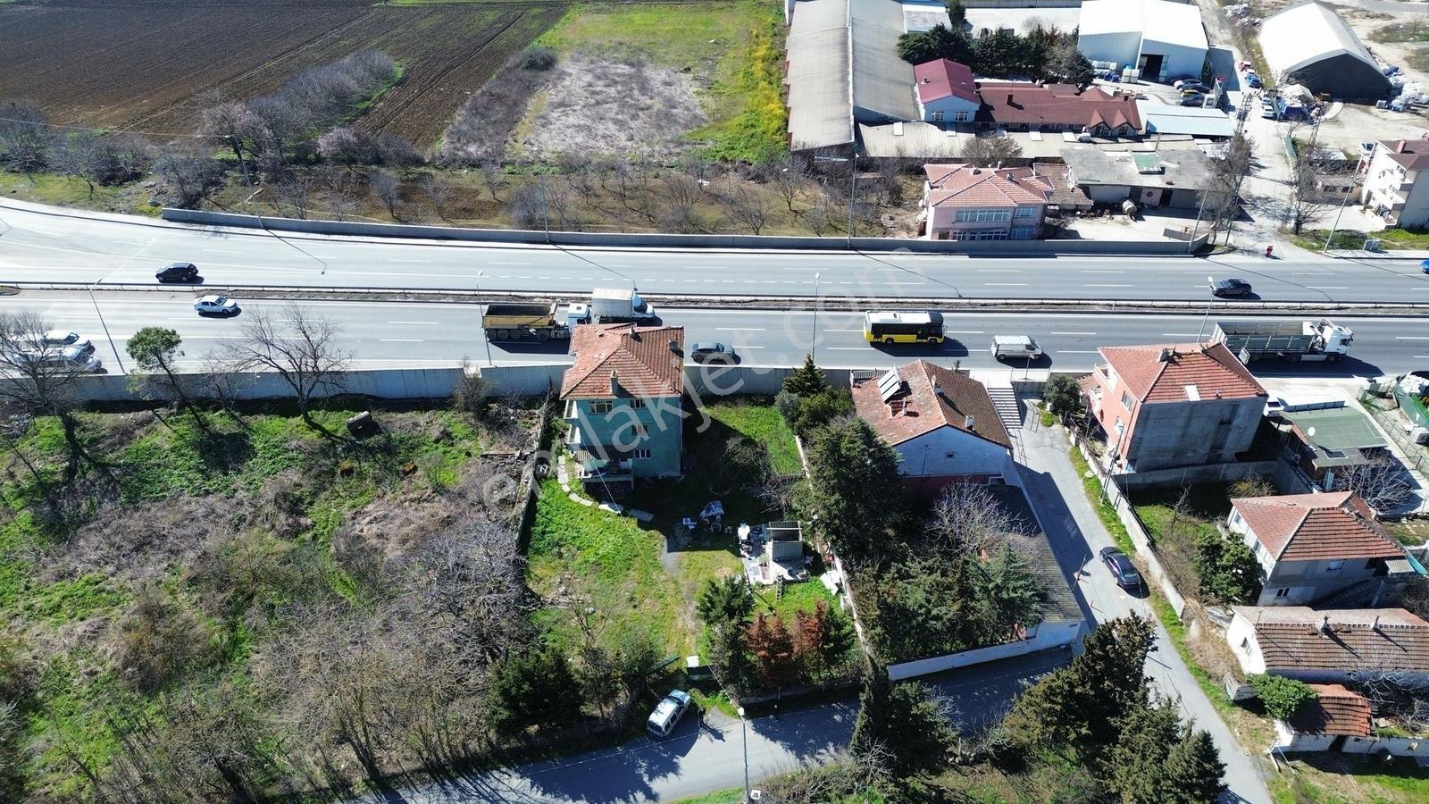 B.çekmece Ahmediye' De Köyiçinde 946 M2 Arsa İçinde Üç Katlı Ev — fotoğraf 8