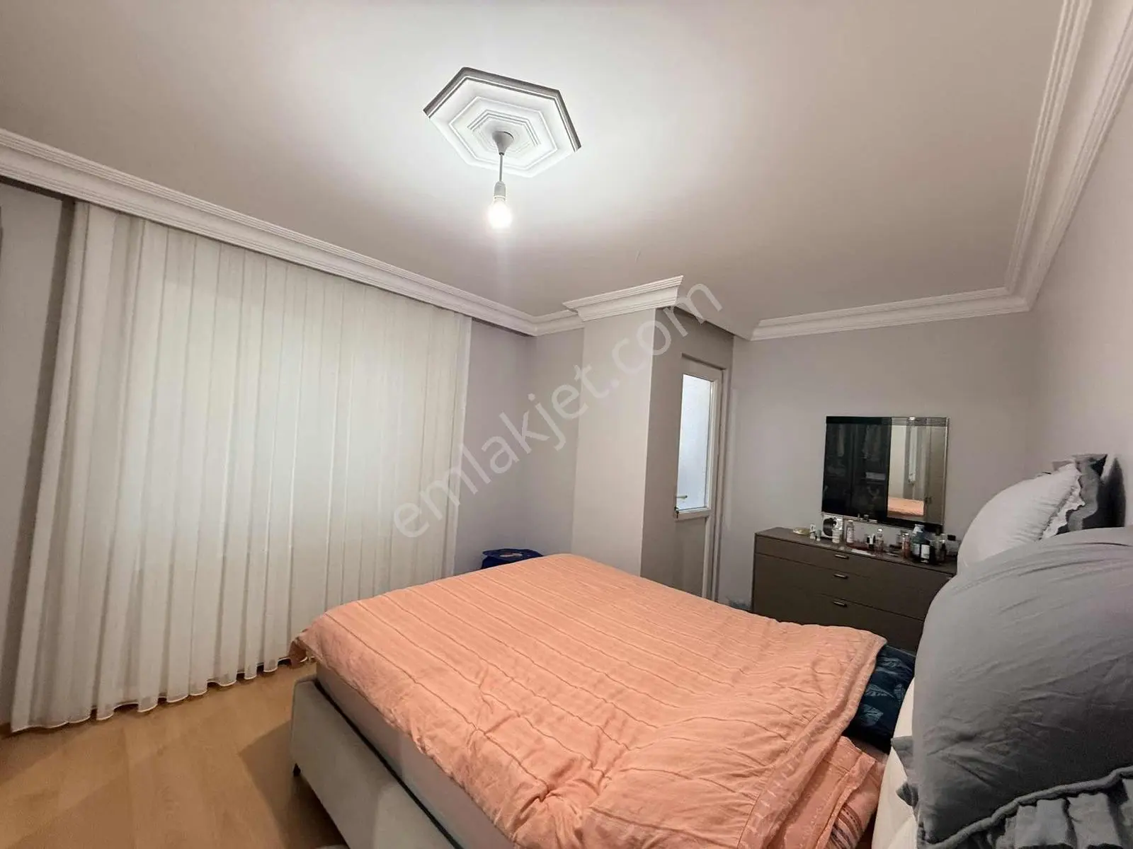 Aslı Emlak'tan Gazi Mah.de Üç Balkonlu Satılık 2+1 — fotoğraf 32