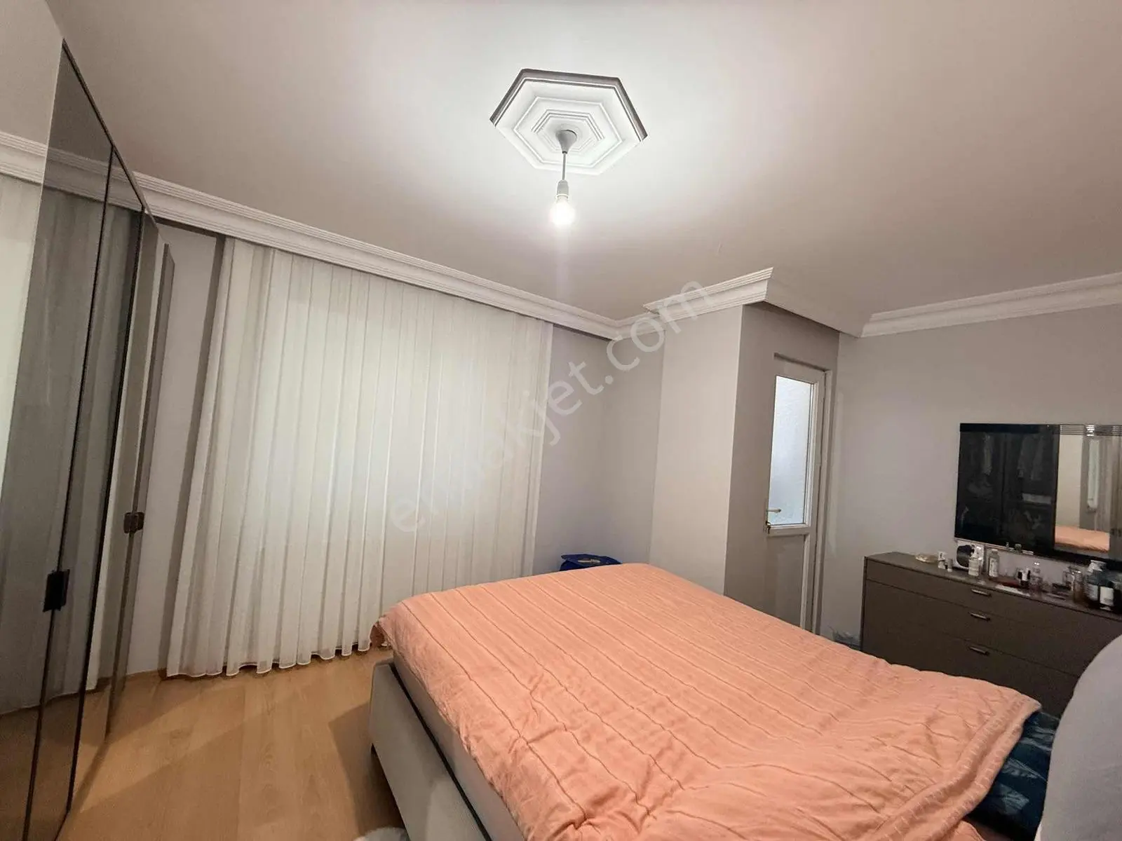 Aslı Emlak'tan Gazi Mah.de Üç Balkonlu Satılık 2+1 — fotoğraf 33